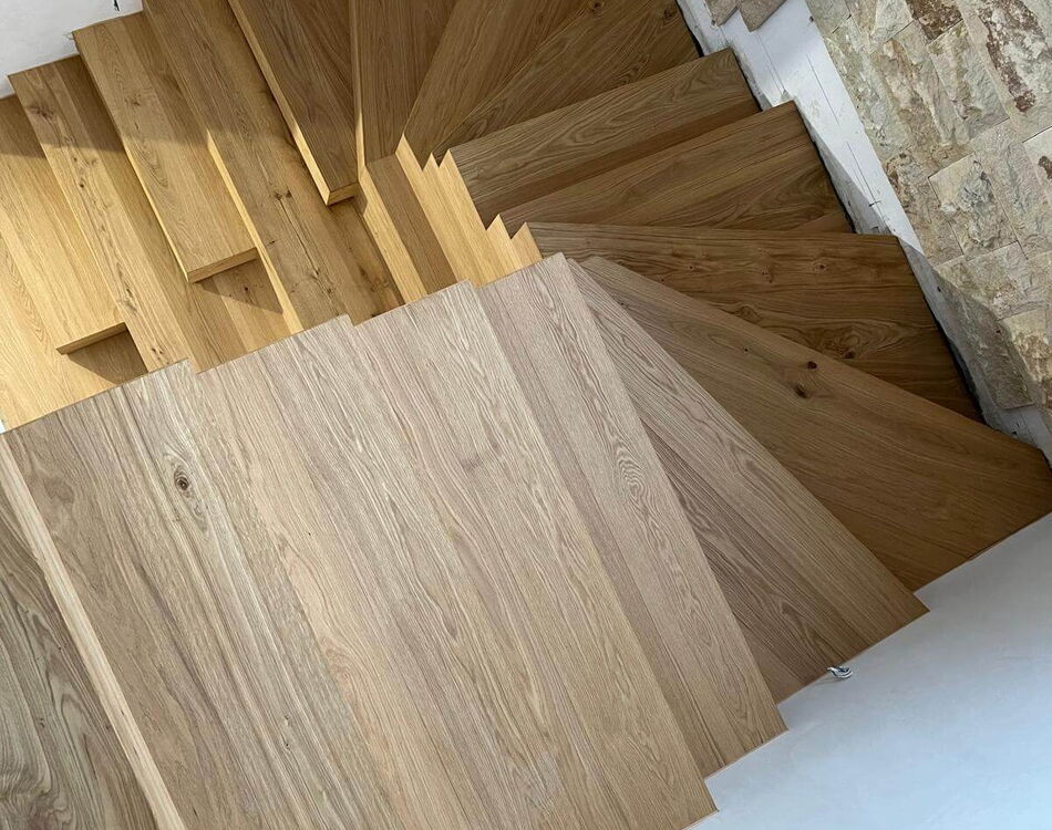 Holztreppe aus Landeiche Schlicht Natur