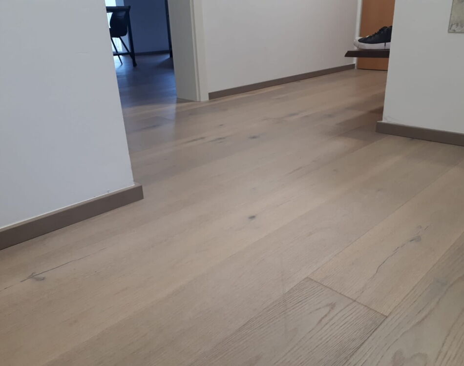 Helle Landhausdiele Landeiche Polar von Barfuss Boden