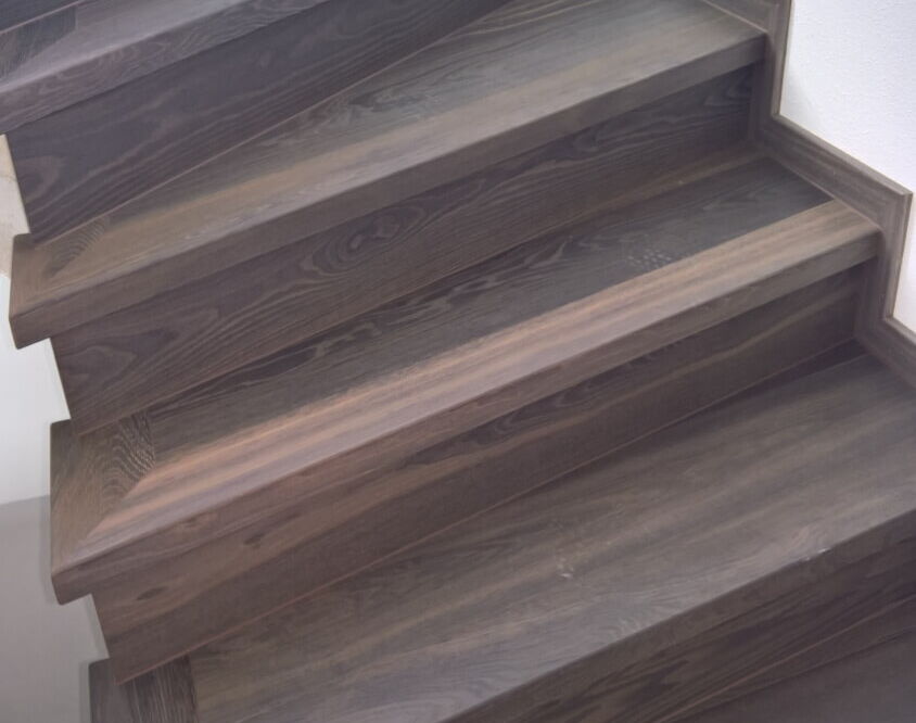 Treppe mit Landhausdiele Eiche Formentera, Blick von unten