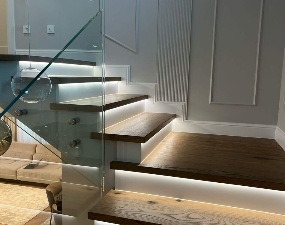 Treppe aus Landeiche Gedämpft Natur geölt